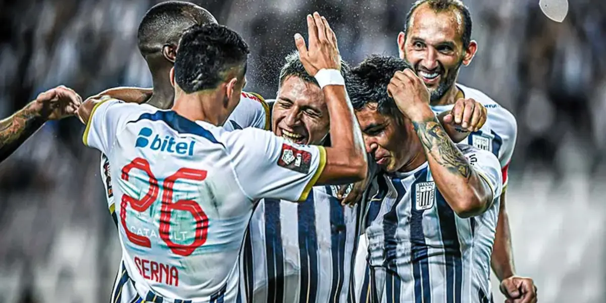 Alianza Lima celebrando un gol en la Liga 1