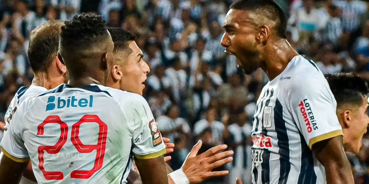 Aldair Fuentes celebrando eufóricamente un gol de Alianza Lima