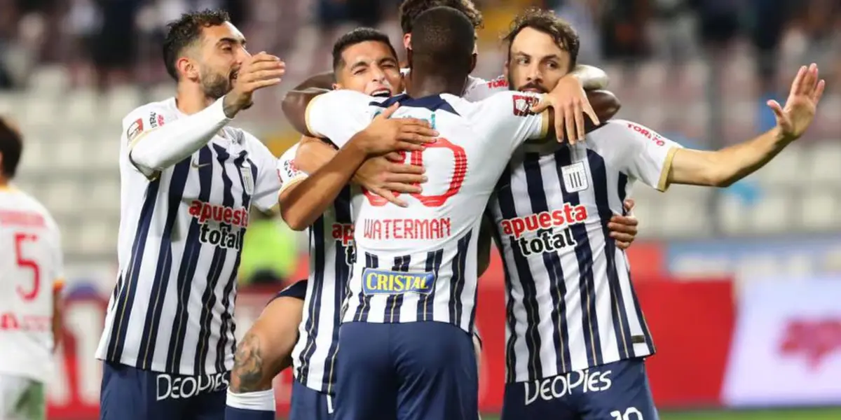 Alianza Lima celebrando el gol de Kevin Serna ante Atlético Grau