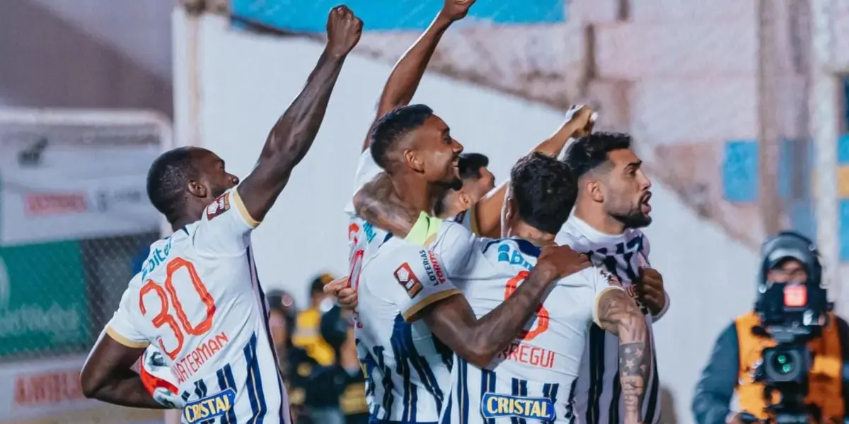 Alianza Lima celebrando un gol en partido de Liga 1
