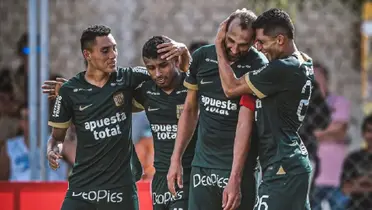 Alianza Lima celebrando un gol la camiseta alterna 2024