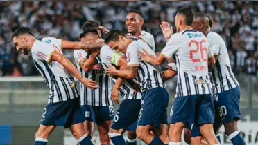 Alianza Lima disputando un partido en el Estadio Nacional