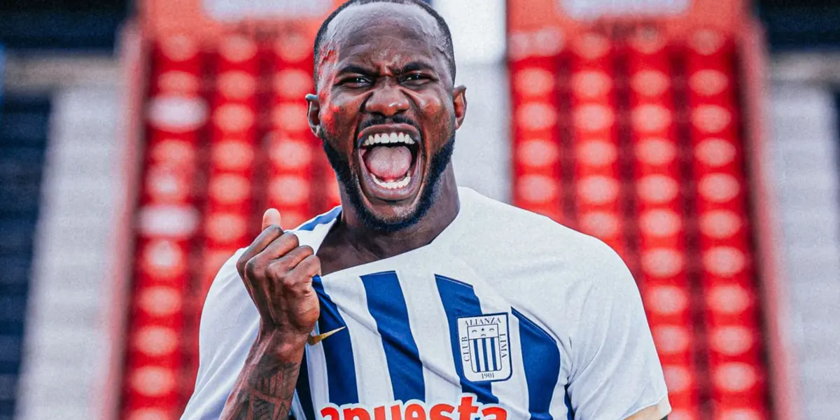 Cecilio Waterman con la camiseta de Alianza Lima en su presentación
