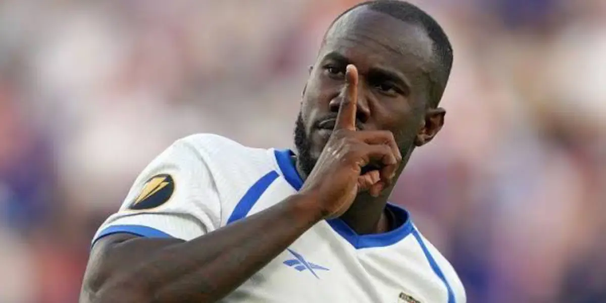 Cecilio Waterman es el goleador de Alianza Lima en la temporada