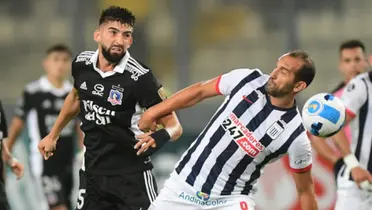 Colo Colo enfrentando a Alianza Lima en la Copa Libertadores