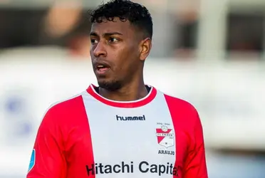 El defensor podría estar viviendo sus últimos meses en Holanda