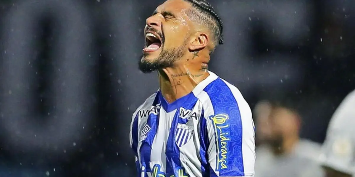 El delantero no sería más jugador del Avaí de Brasil tras descender a segunda división
