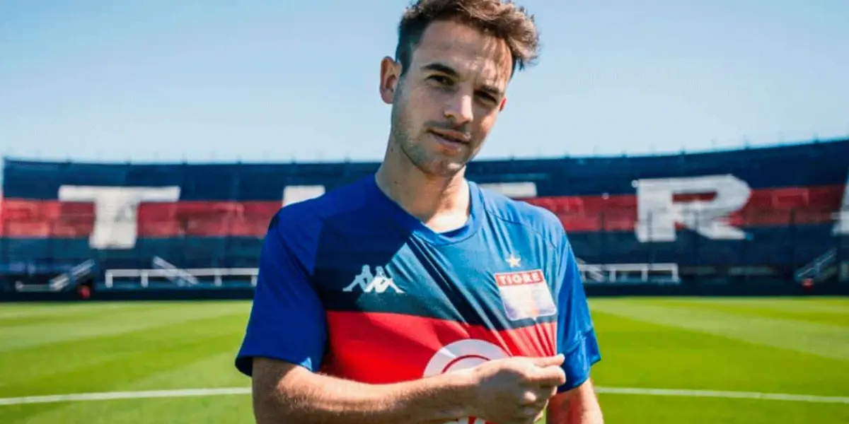 El futbolista argentino dejó al equipo blanquiazul con el contrato en las manos