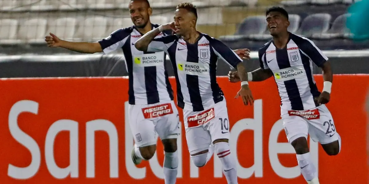 El futbolista demostró su gran talento cuando vestía la camiseta blanquiazul