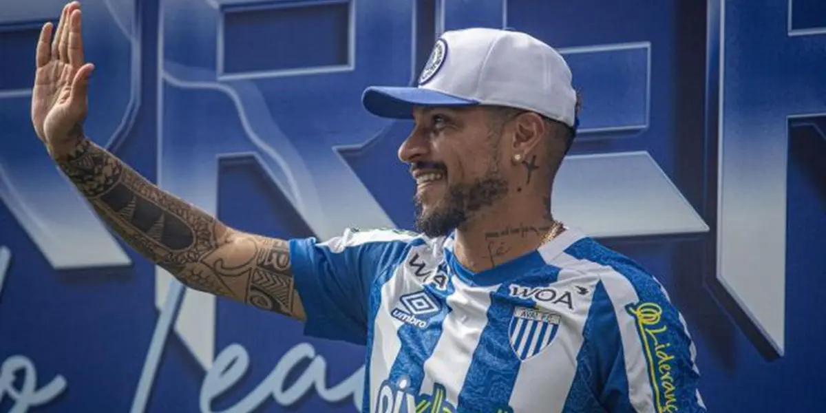 El peruano vive uno de los peores momentos de su carrera en Brasil