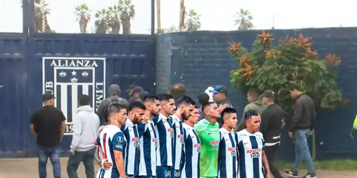 Hay sorpresa en Lurín, pues varios hinchas se hicieron presentes para hablar con el equipo